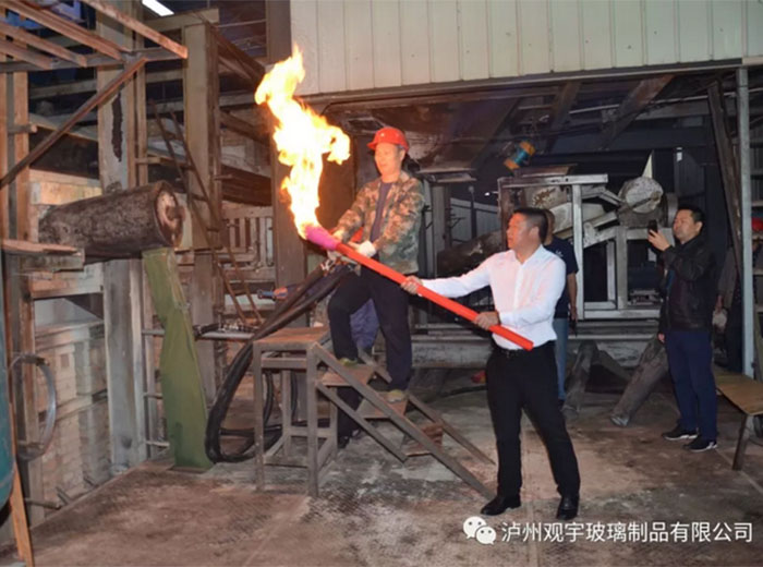 好博网页版玻璃一车间点火仪式隆重举行