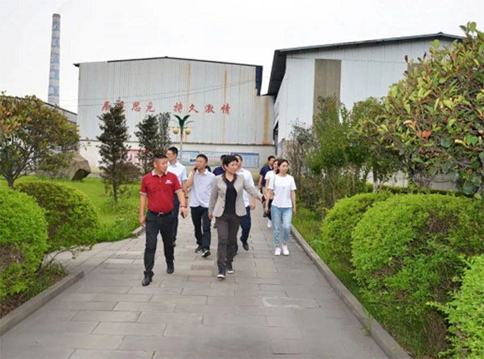 贵州省习水县经开区领导莅临好博网页版玻璃考察