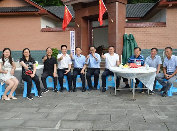 中国三农产业发展研究院专家组莅临好博网页版集团调研指导工作