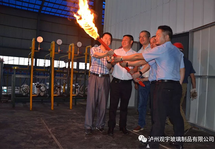 好博网页版玻璃三车间点火仪式隆重举行