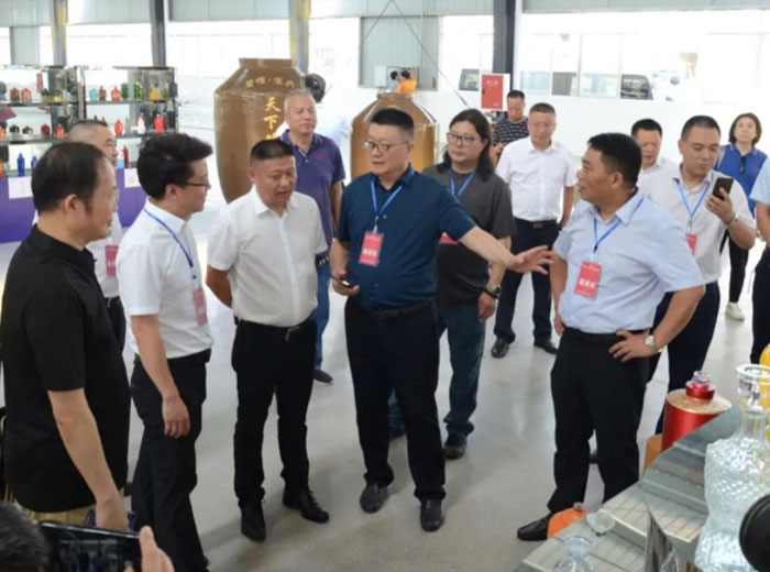 倡导文化融合 促进产业融合｜隆昌市陶瓷产业高质量发展研讨会走进好博网页版实业基地