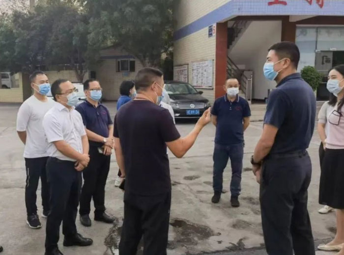 泸县县委书记肖刚一行莅临好博网页版集团总部基地调研